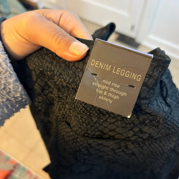 NWT Mossimo Python Print Denim Leggings - Picture 4 of 5